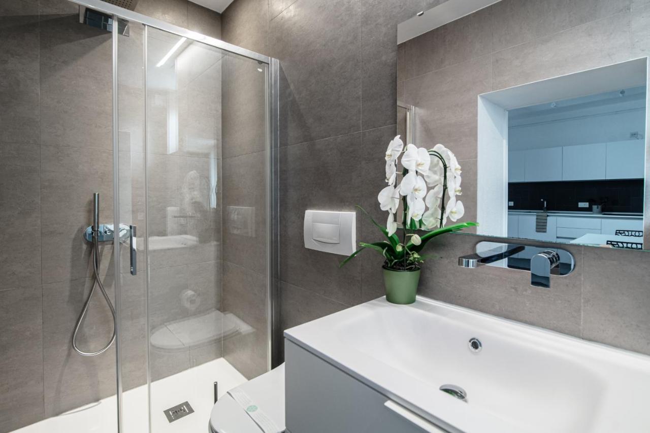 Maraini Lake View - Sauna & Jacuzzi Villa *